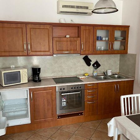 Apartamento Árnyas ház Balatonlelle Exterior foto